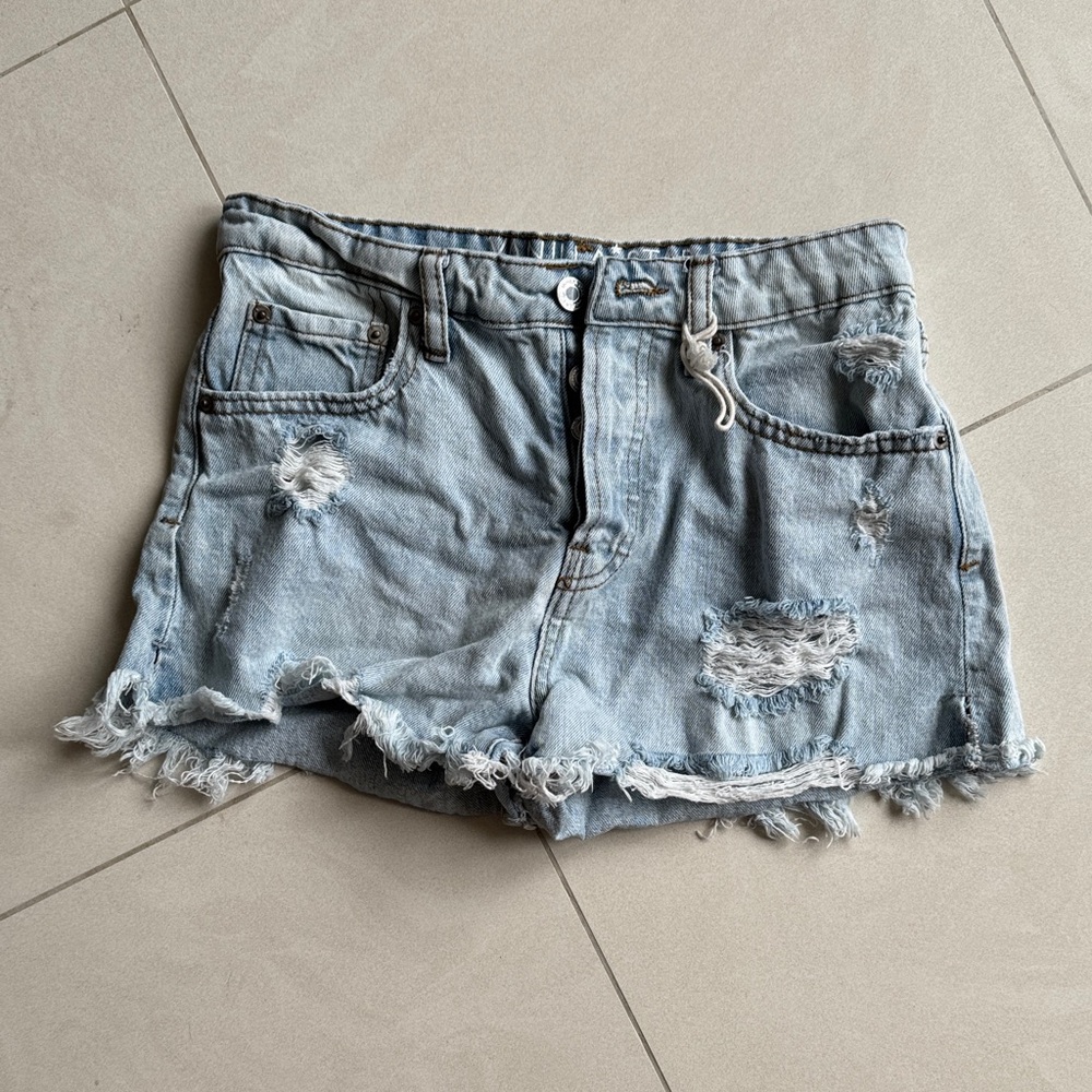 Trendy Frayed Hem Jean Shorts